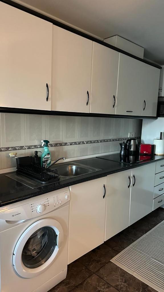 Playa De Los Naufragos Cozy Apartment With Pool Τορεβιέχα Εξωτερικό φωτογραφία