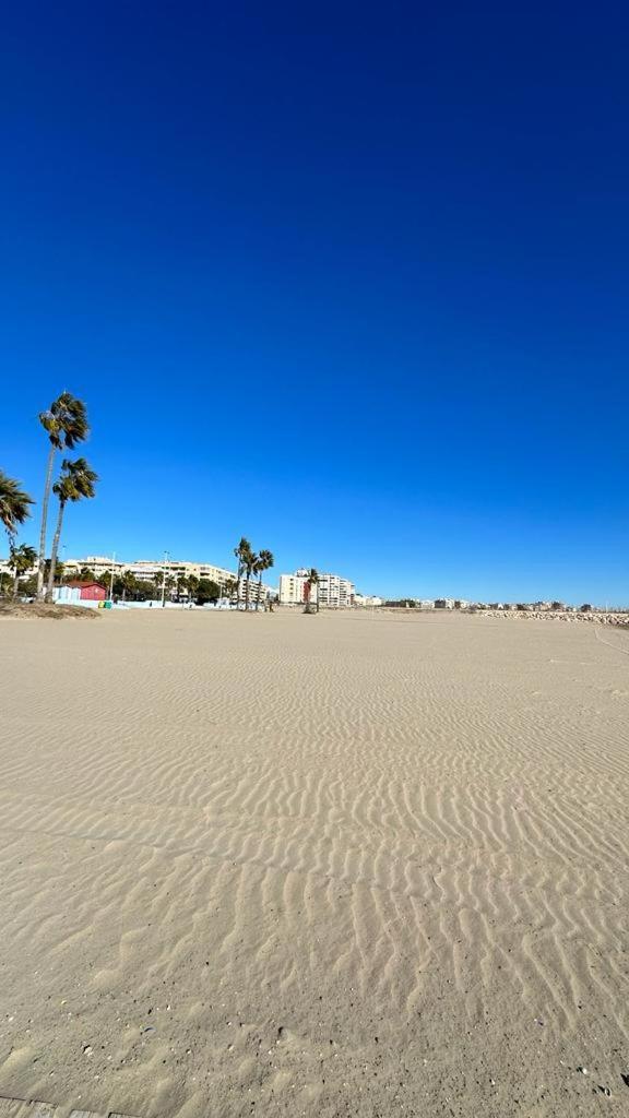 Playa De Los Naufragos Cozy Apartment With Pool Τορεβιέχα Εξωτερικό φωτογραφία