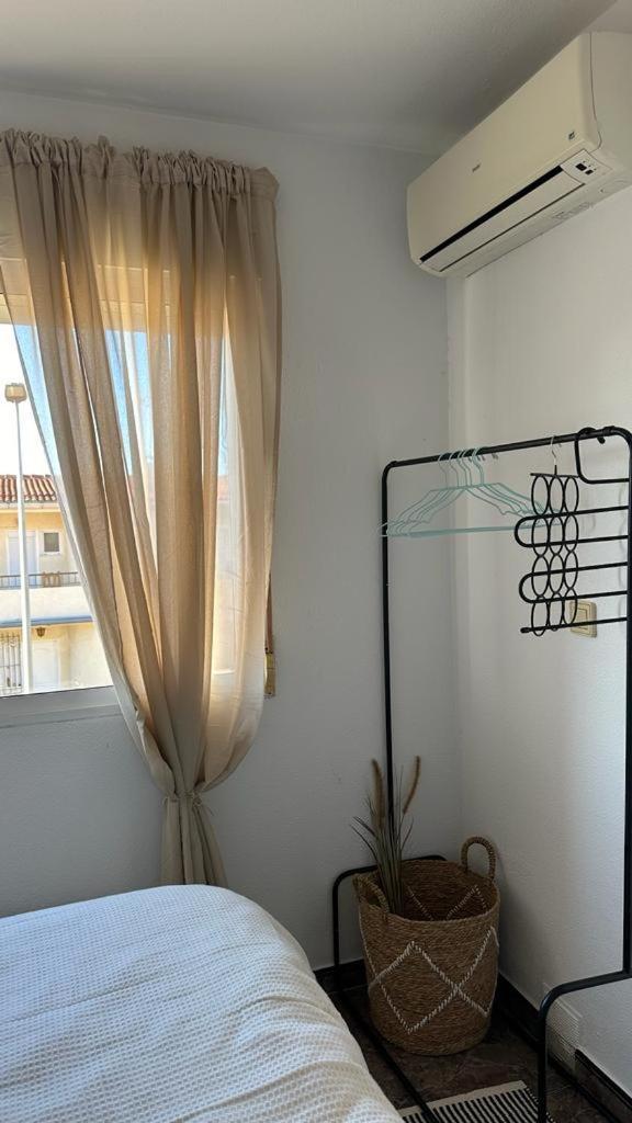 Playa De Los Naufragos Cozy Apartment With Pool Τορεβιέχα Εξωτερικό φωτογραφία